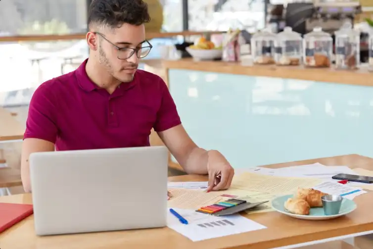 Customer Support & Live Chat